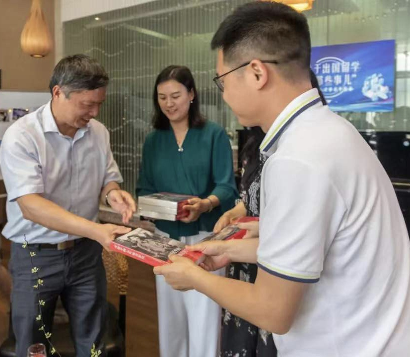 世界杯官网成功举办首期高层次人才学术午餐会（图）