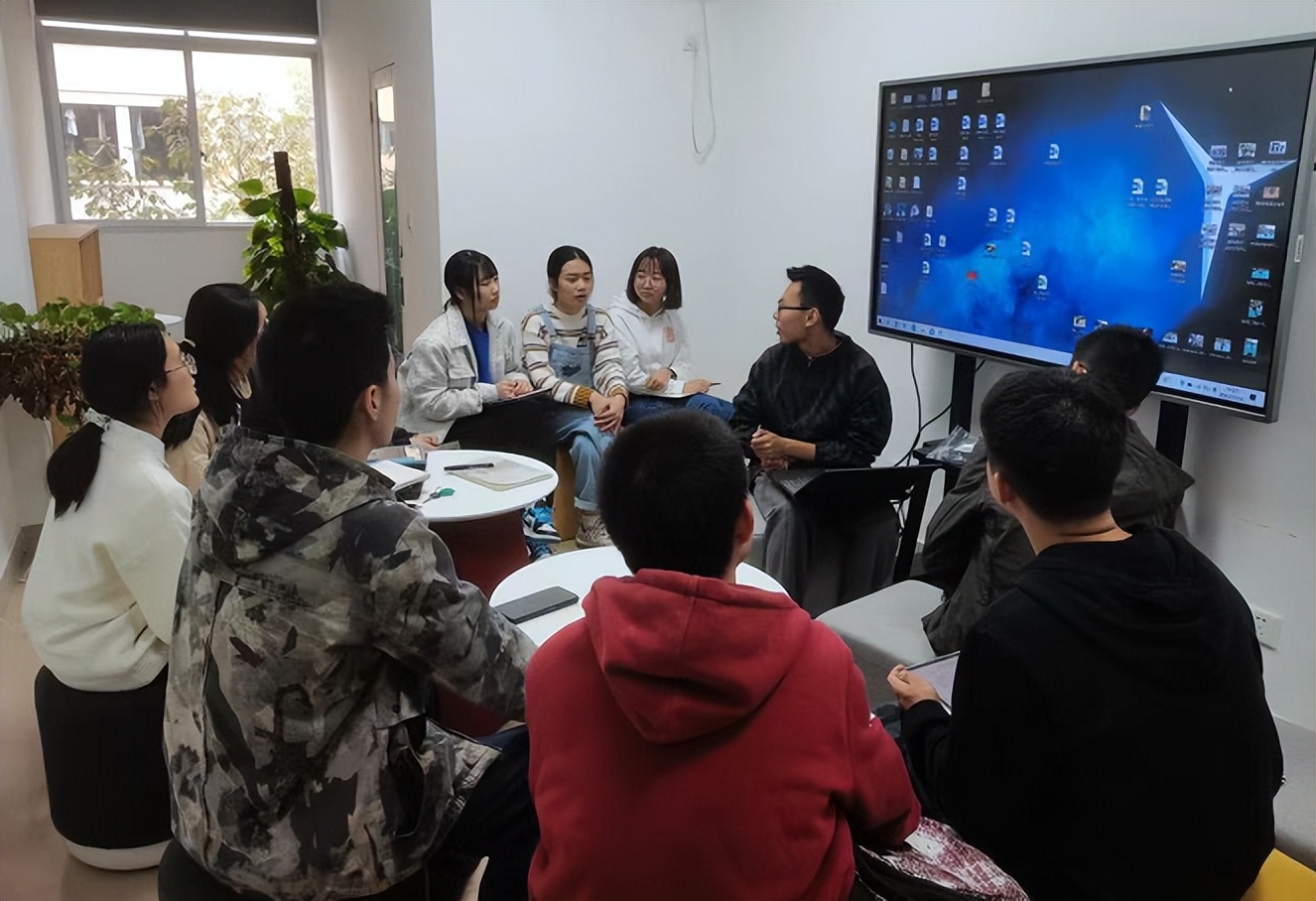 世界杯官网：构建科研训练体系 激发学生创新潜能
