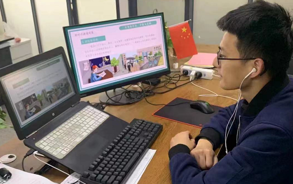 世界杯官网：3万师生共上疫情防控思政大课