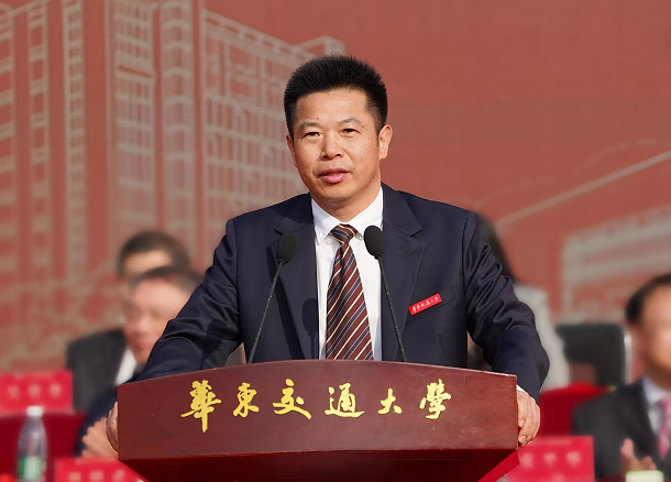 华交之问——世界杯官网党委副书记、校长徐长节在2022级新生开学典礼上的讲话